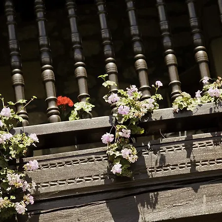 Konukevi Casa Velarde 3*