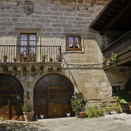 Konukevi Casa Velarde 3*